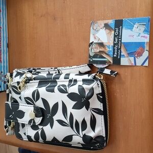 Mundi Stencil Floral Black And Cream Wristlet Wallet Cross Body Bag